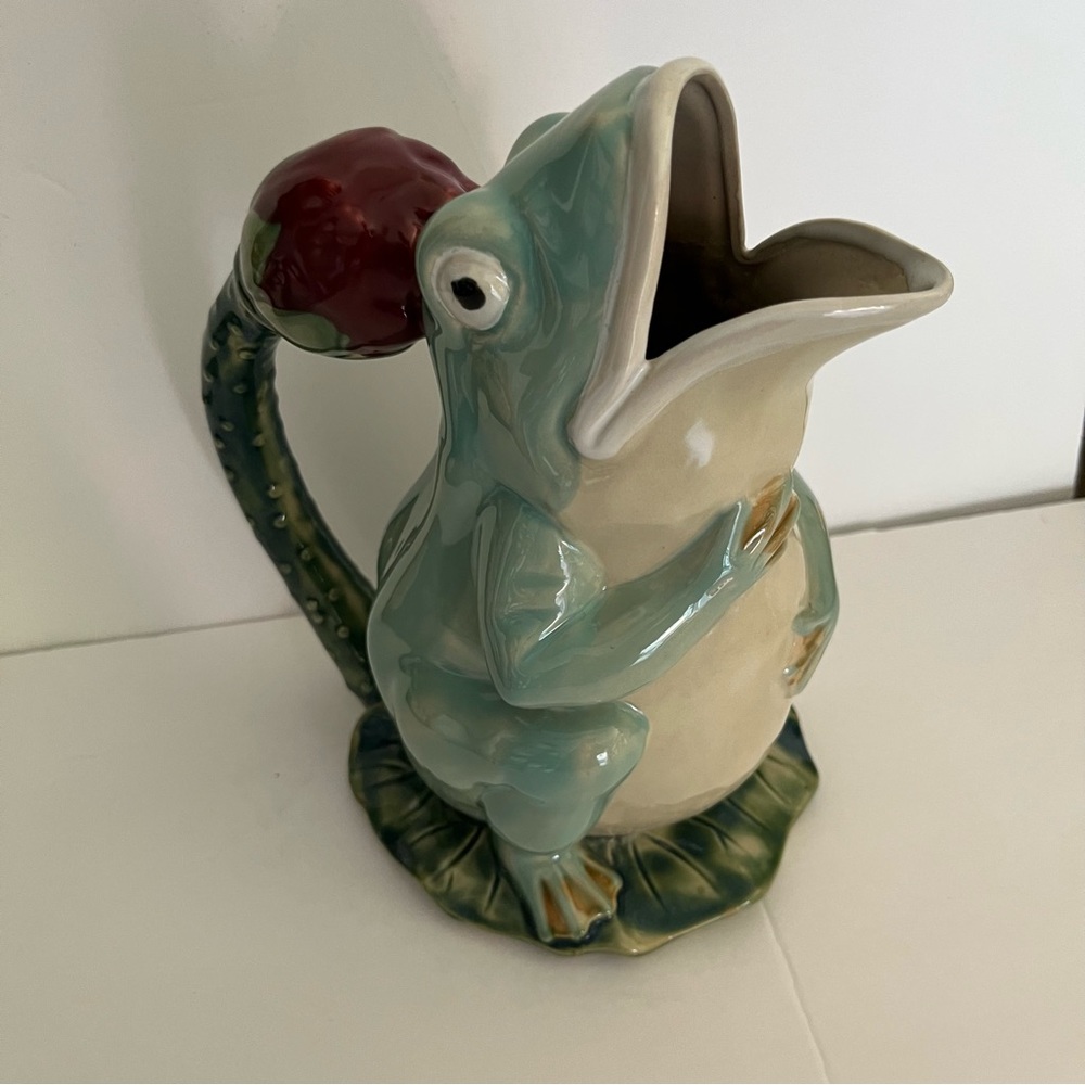 Vintage Majolica Frog Water/Tea Pitcher Glazed Ceramic Frog Sitting on Lili Pad
